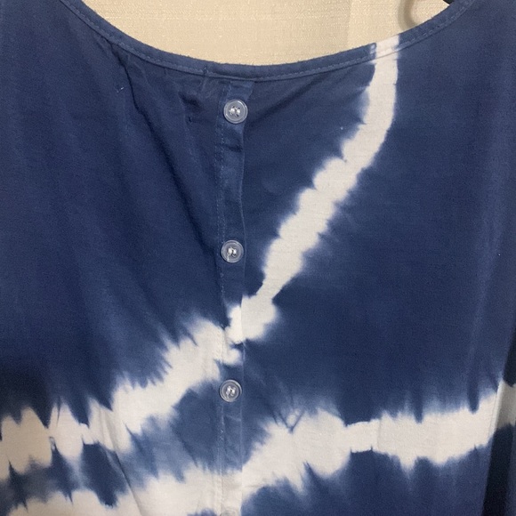 Light weight,tye dye, fun back olive+oak size M top - Picture 3 of 6